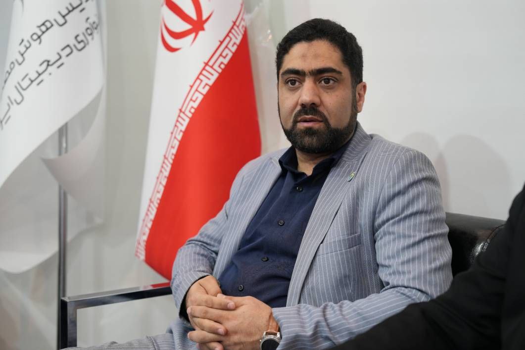 حضور رئیس مرکز نوآوری مجلس در غرفه پردیس هوش مصنوعی و نوآوری دیجیتال ایران